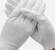 Gloves are a common garment accessory used to protect and warm hands. There are many kinds of gloves, including cotton gloves, rubber gloves, leather gloves, labor gloves, etc., each glove has its specific use scenario and function.