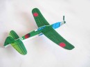 In the process of cutting, gluing and coloring, enthusiasts are immersed in the joy of creation and temporarily forget the troubles of life. The flight of handmade aircraft is not only a test of their own works, but also the pursuit of dreams.