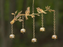 The wind chime makes a crisp sound through the wind blowing, which not only adds the beauty of the environment, but also has the effect of calming the mood and symbolizing good luck.