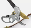 Gardening shears are used to prune plants, help remove dead and diseased branches, and promote healthy growth. Choose sharp and comfortable scissors to improve the efficiency and effectiveness of pruning.