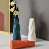 Vase, this seemingly simple everyday item, actually carries profound culture and emotions. It is not only a container for flowers, but also a combination of art and life. Reflecting the aesthetic and technological level of the society at that time.