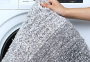 Consideration of material, water absorption, antibacterial properties and design style can help you choose a carpet that meets your needs